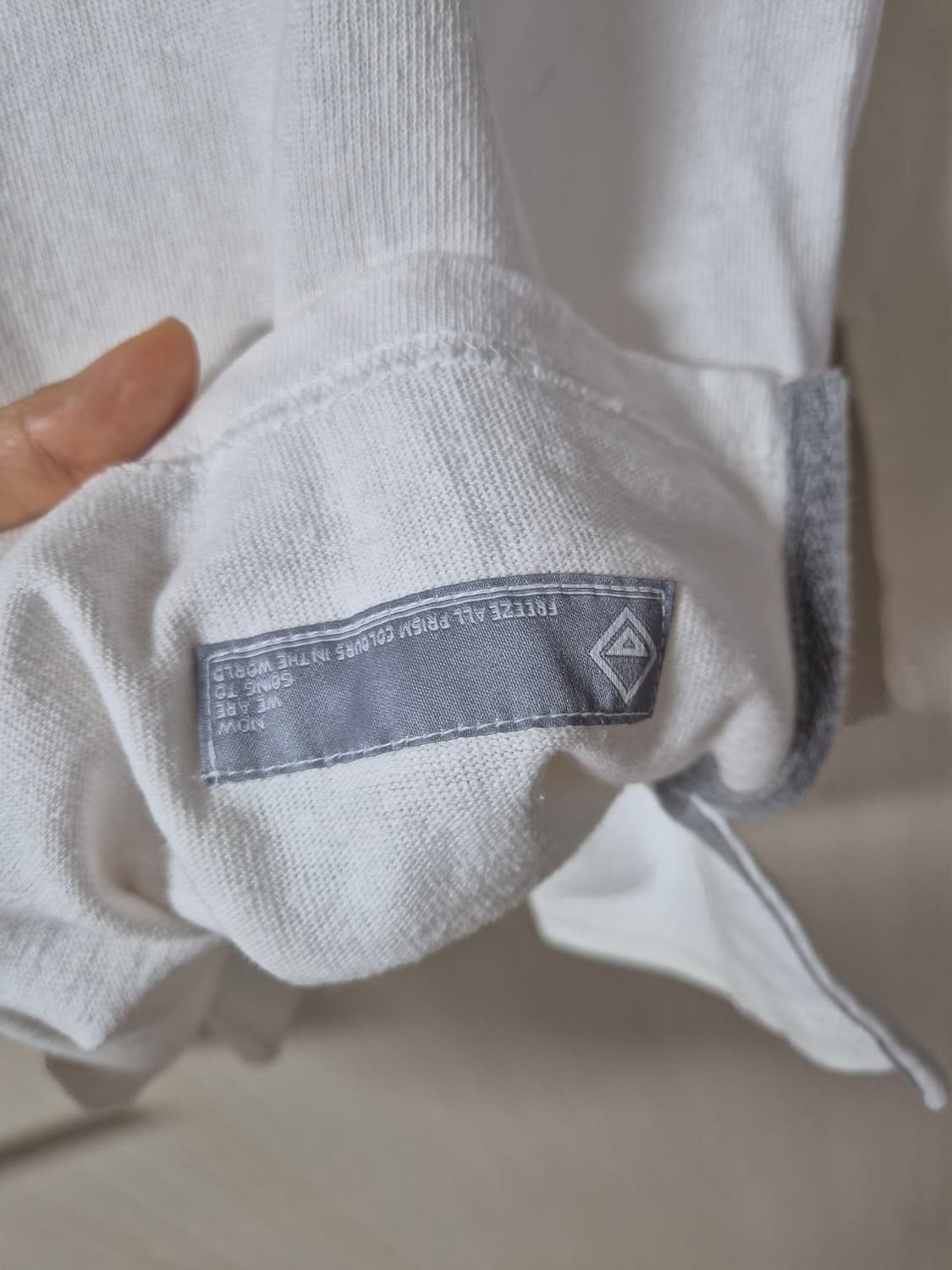 프리즘웍스 헨리넥 긴팔티 L 아이보리 티셔츠 상품이미지5