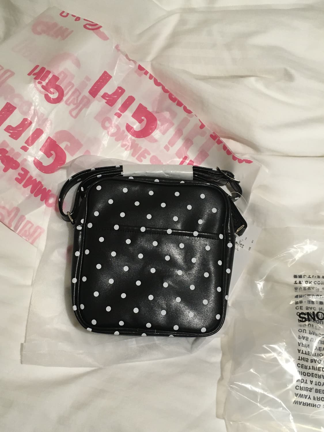 꼼데가르송 걸 도트 크로스백 검정 상품이미지5