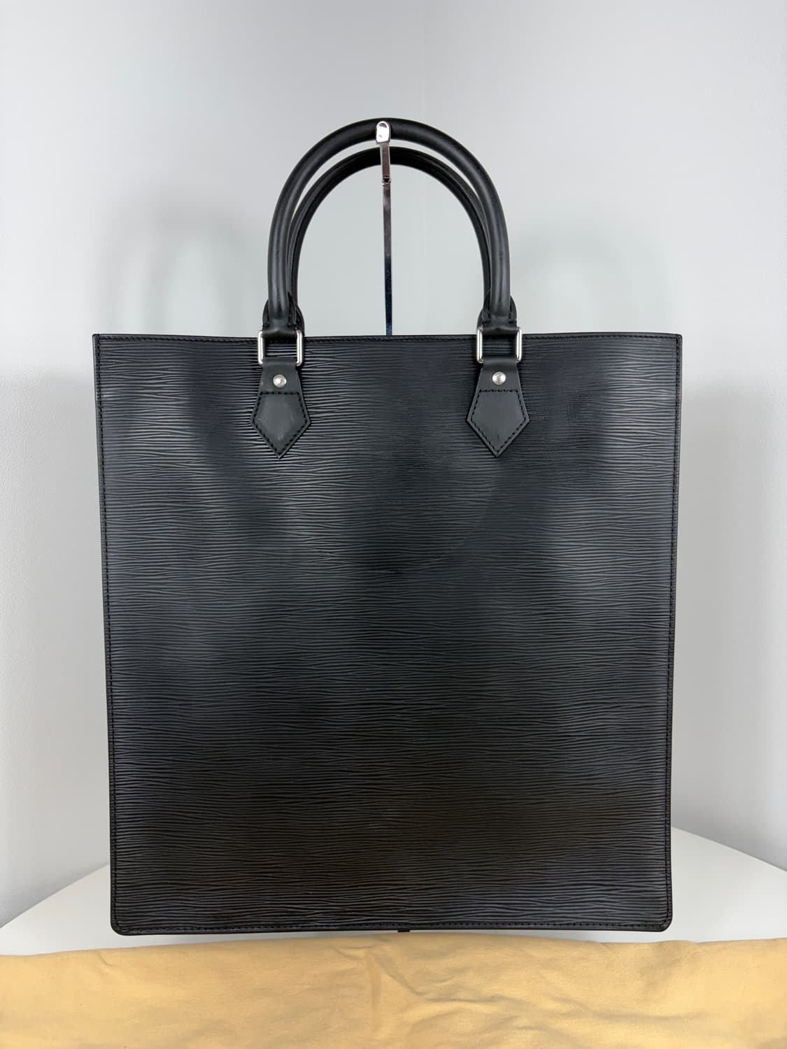 루이비통 M59082 에삐 삭플라 토트백  상품이미지3