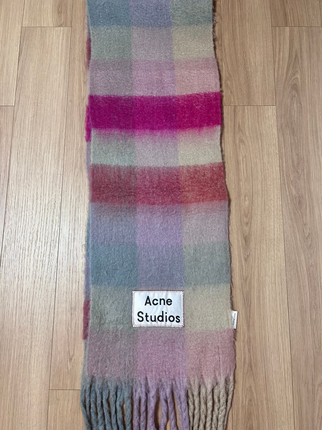 아크네스튜디오 머플러 상품이미지2