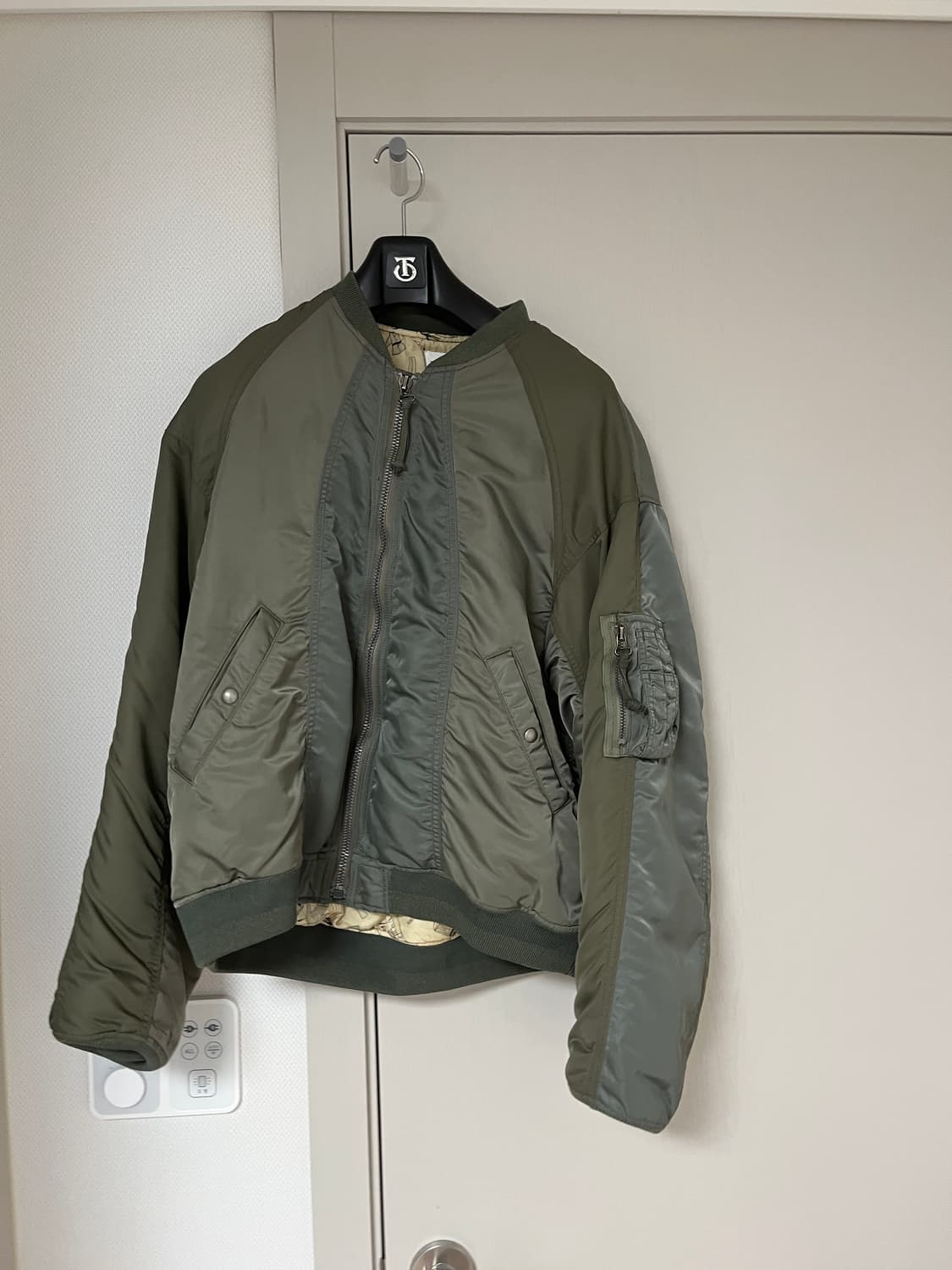 비즈빔 22fw 스팟 토르손 3 상품이미지1