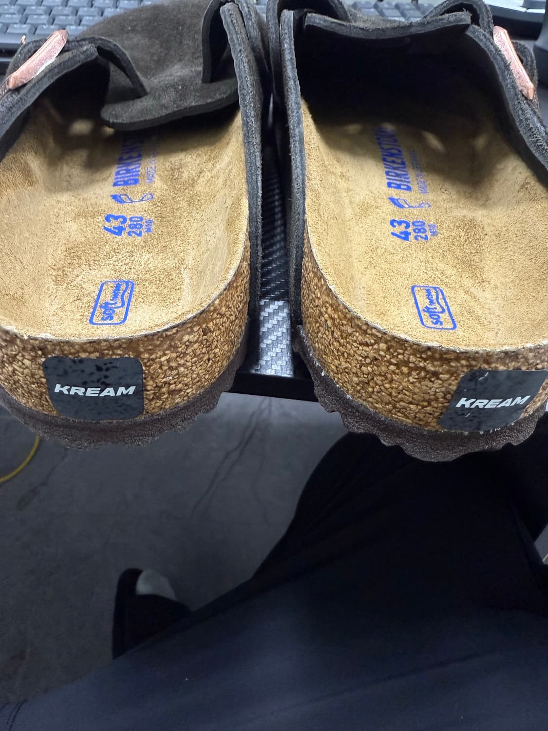 버켄스탁 보스턴 모카색상 풋베드 레귤러 모델 43사이즈 판매합니다~ 상품이미지6