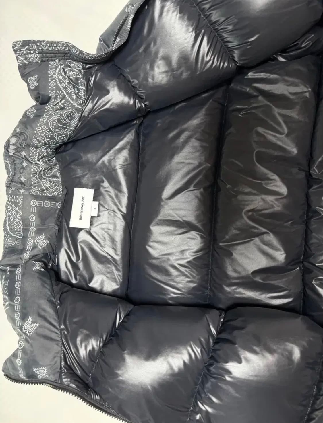 디스이즈네버댓 PERTEX T Down Jacket Bandana 블랙 상품이미지6