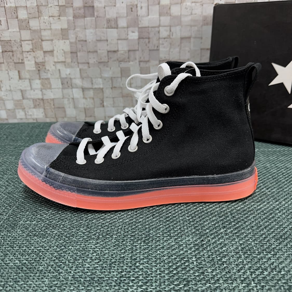 컨버스 남성 척 테일러 올스타 블랙 와일드망고 스니커즈 상품이미지2