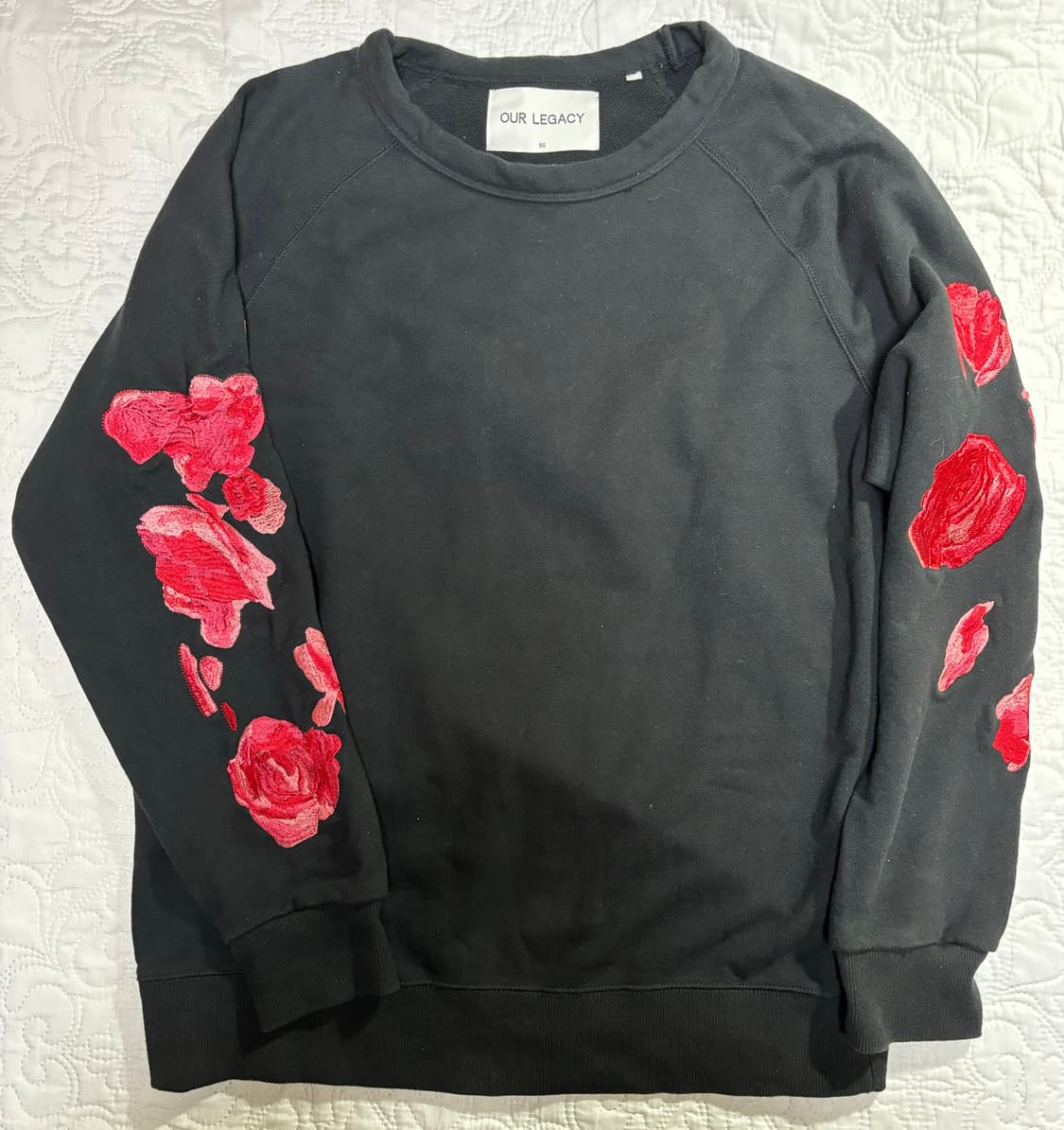 아워레가시 로즈자수맨투맨 상품이미지1