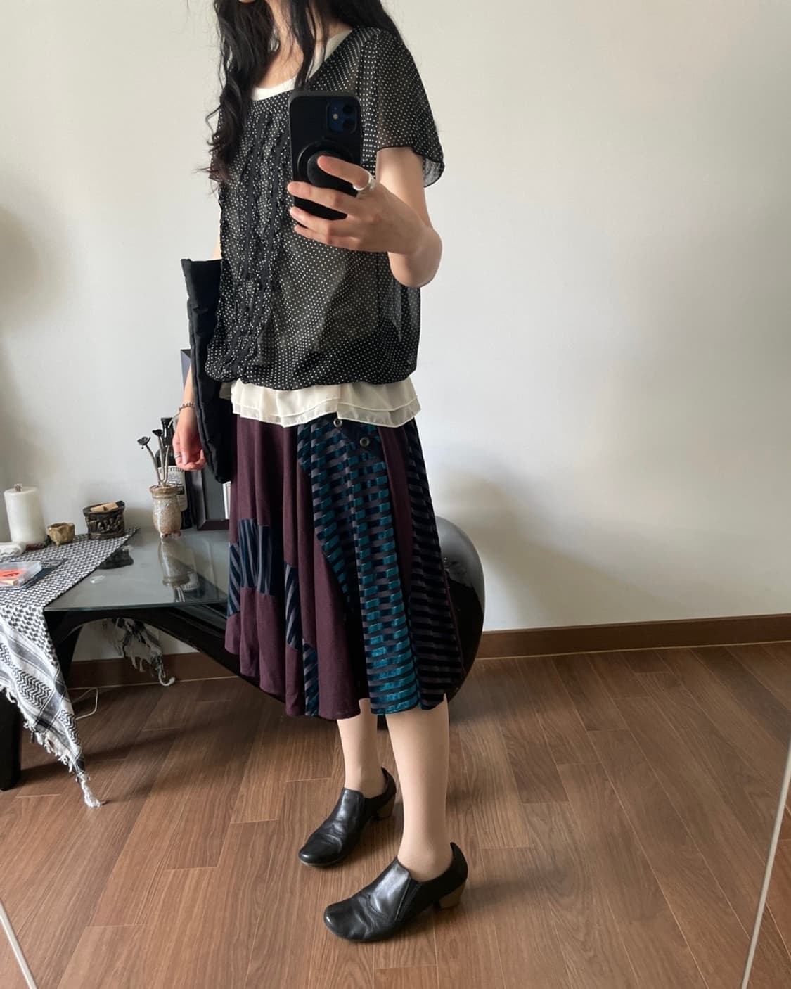 glossy stripe patterned midi skirt 상품이미지3