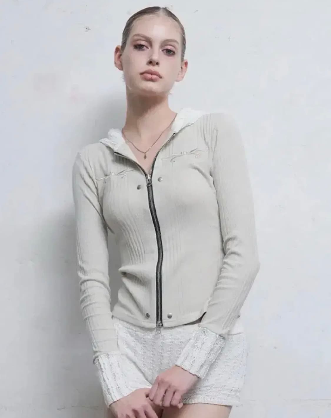 힐다 엠브로이더리 후드 레이스 집업 상품이미지1