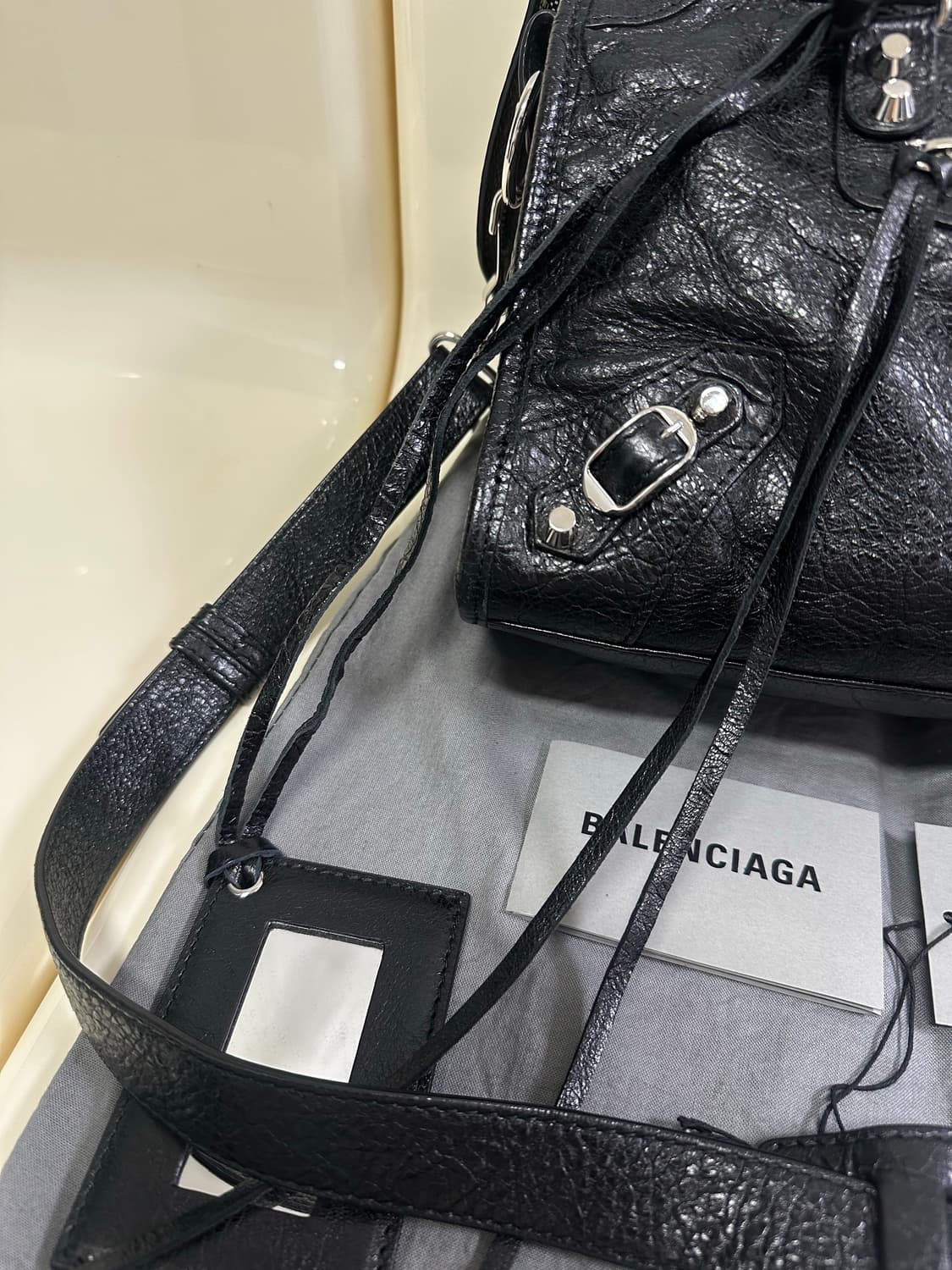 [A+ 정품] 발렌시아가 시티 모터백 스몰 블랙 상품이미지5