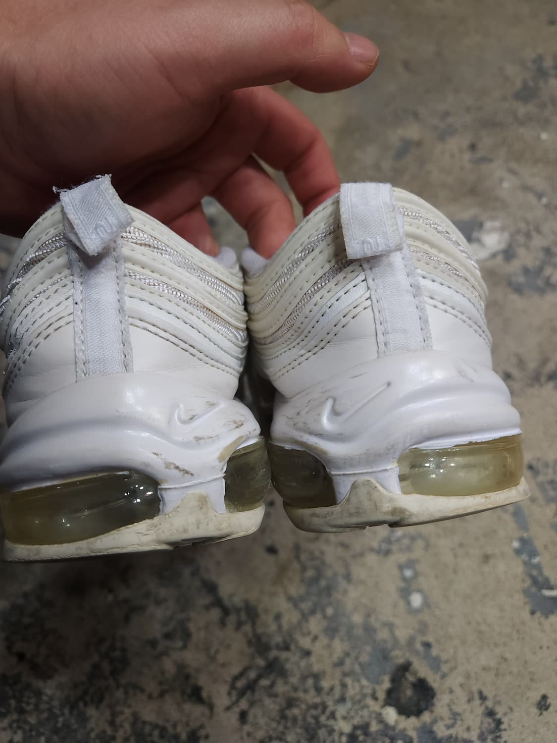 나이키 에어맥스 97 트리플화이트 260mm

 상품이미지7