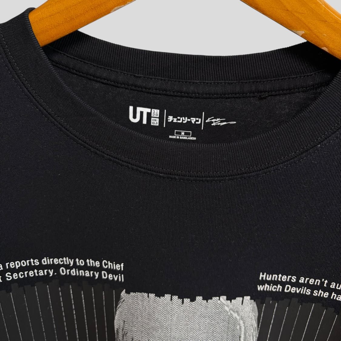 (M)유니클로UT 체인소맨 x 카와무라 코스케 반팔티셔츠 상품이미지3