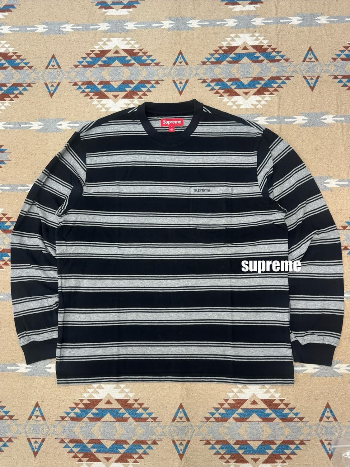 [M] 슈프림 스트라이프 포켓 롱슬리브 탑 블랙 - 25FW 상품이미지1