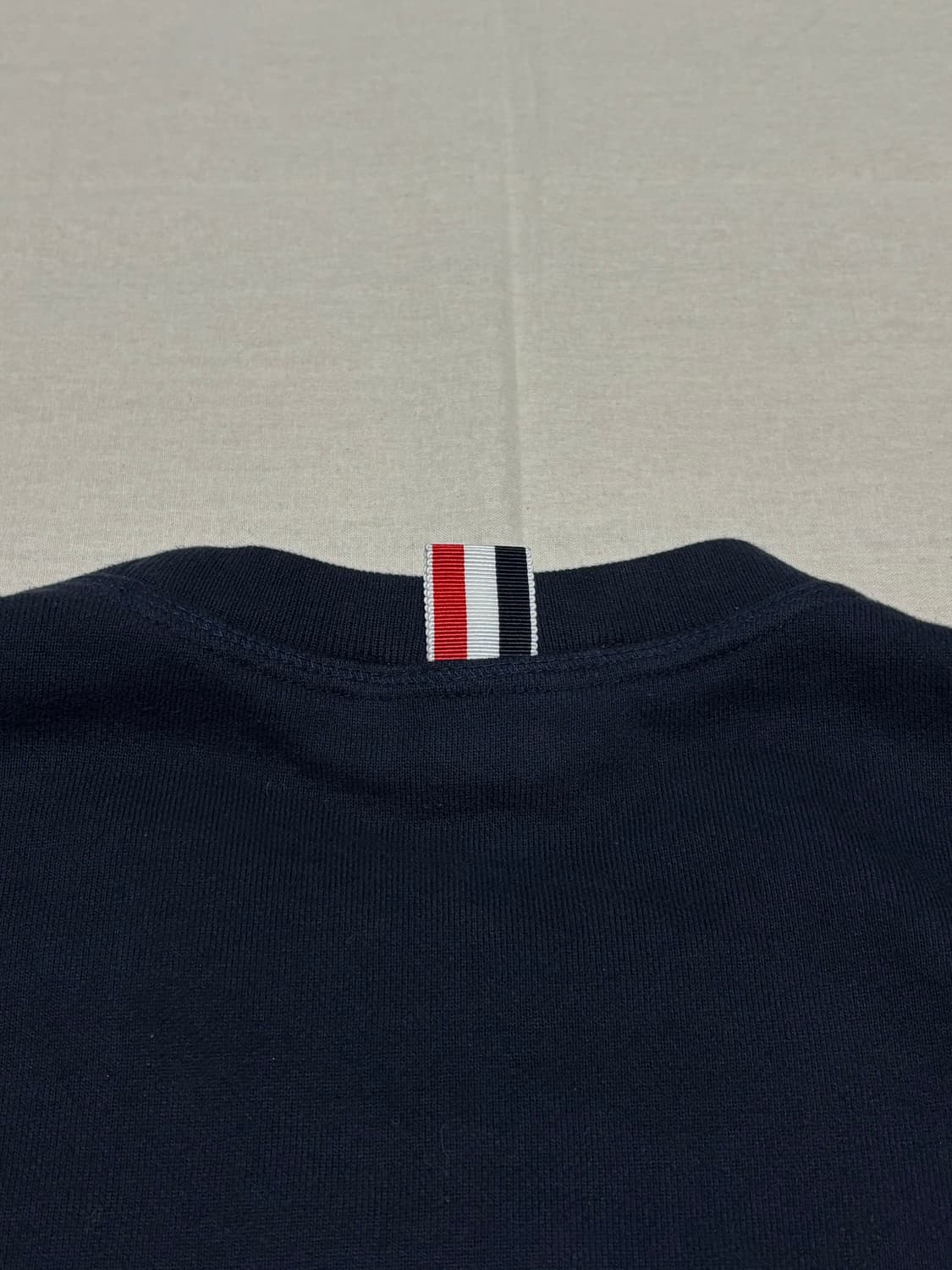 톰브라운 사선완장 맨투맨 [2] 상품이미지6