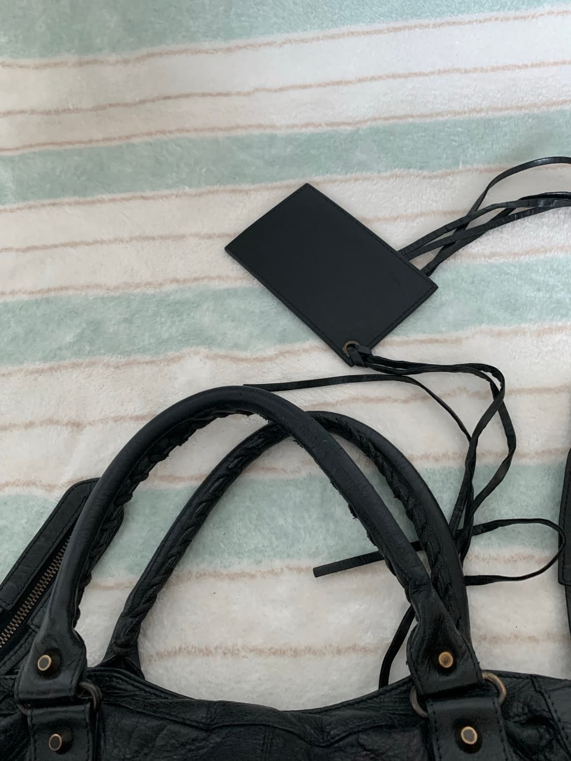 발렌시아가 시티백 모터백 라지 블랙 상품이미지10