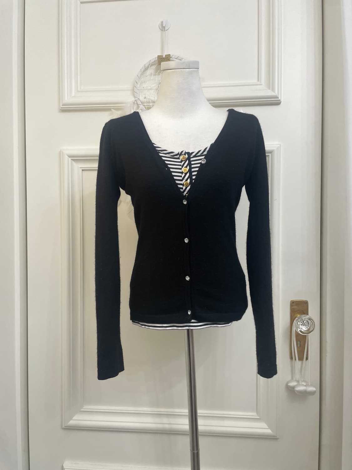 black crystal button cardigan&stripe gol 상품이미지1