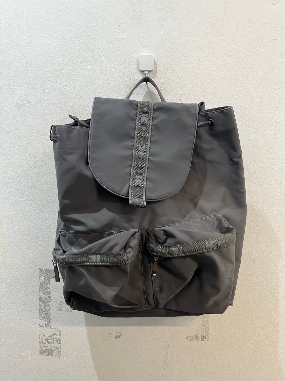 HIROKO KOSHINO SPORTS Logo strap backpac 상품이미지1