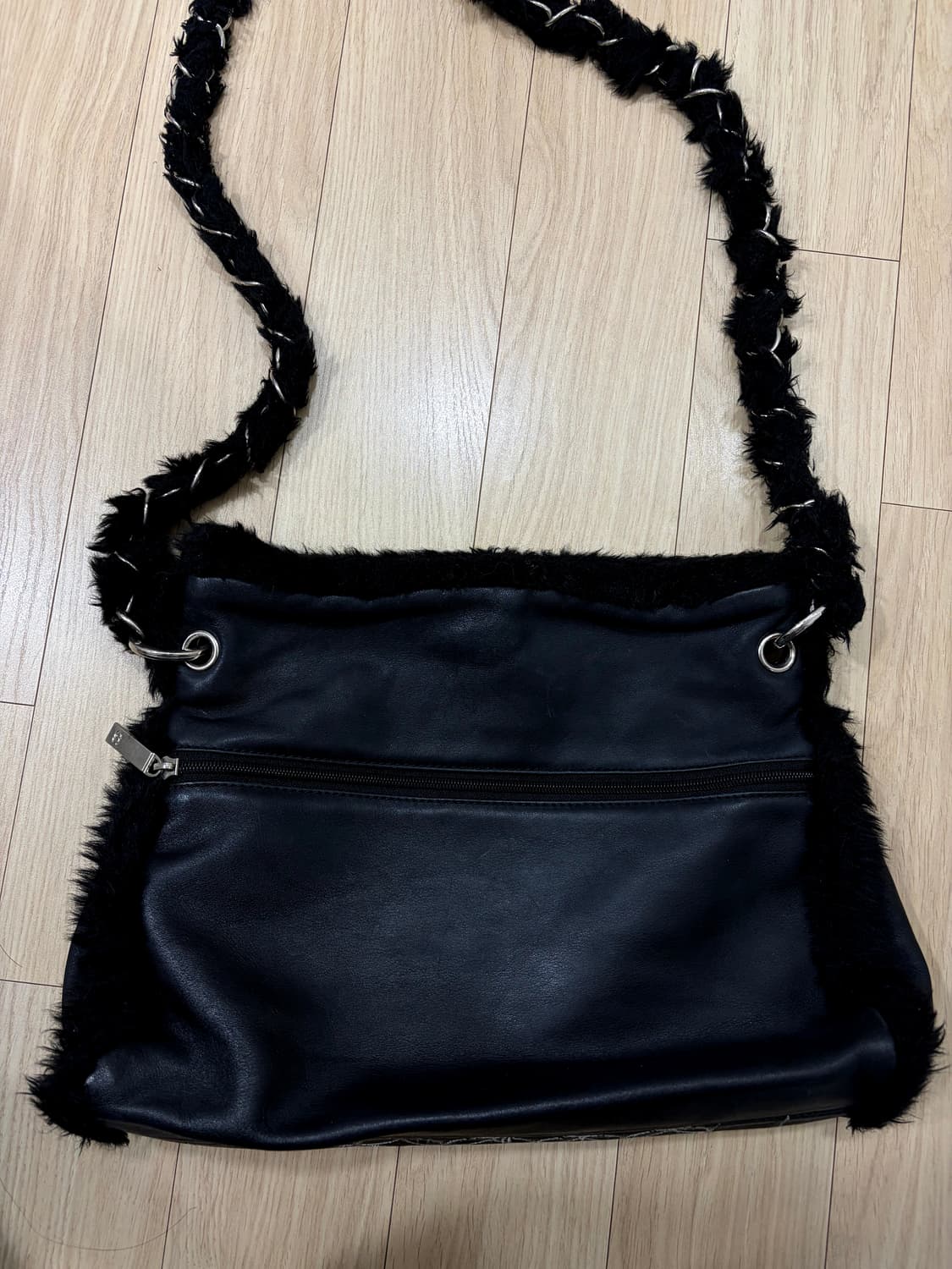 샤넬 빈티지 양털 트리밍 크로스백 상품이미지3