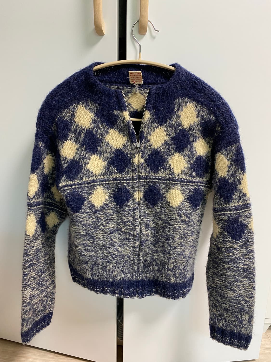 니트 집업 상품이미지1