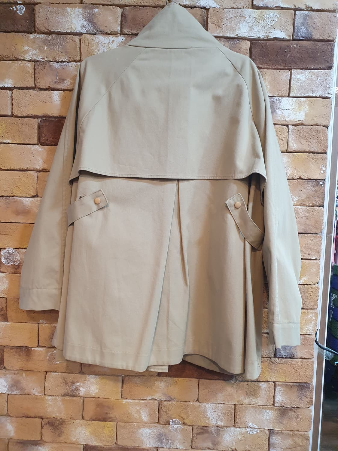 상태 최상 더뮤즈브랜드의 베이지색 트렌치코트 상품이미지2