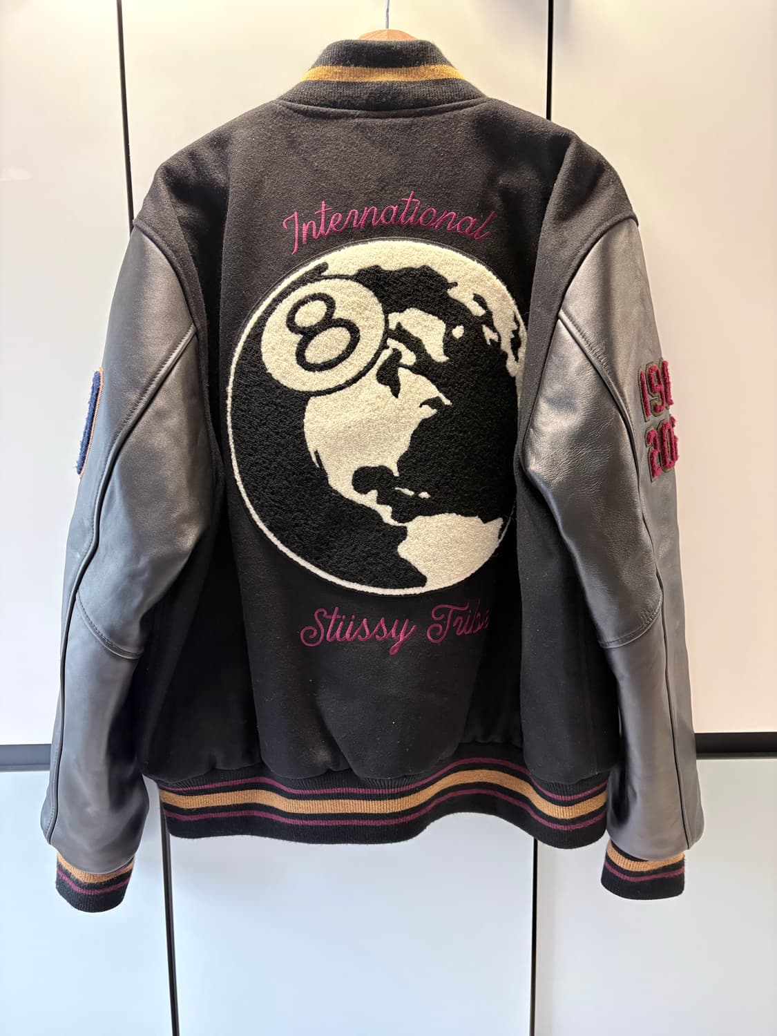 스투시 40주년 바시티 서울 L사이즈 판매합니다 상품이미지2