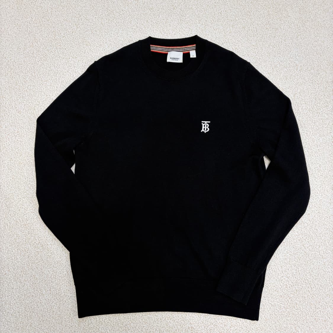 버버리 남성 TB 로고 블랙 메리노 울 니트 상품이미지3