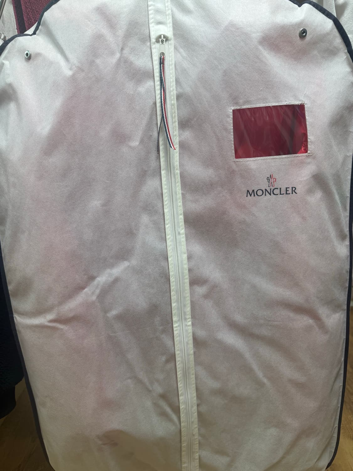 몽클레어 에크린스 3사이즈 팝니다. 상품이미지10