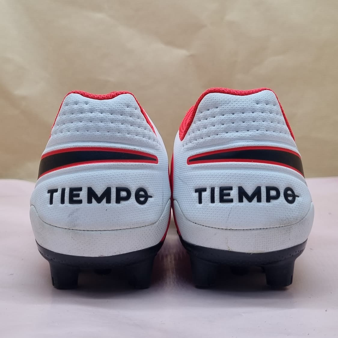 나이키 티엠포 레전드8 풋살화 255 상품이미지4