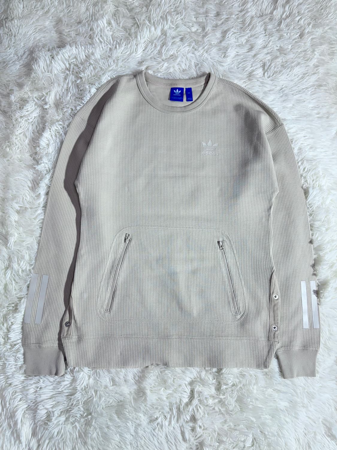 아디다스 베이지 유로파로고 오버핏 니트  상품이미지3