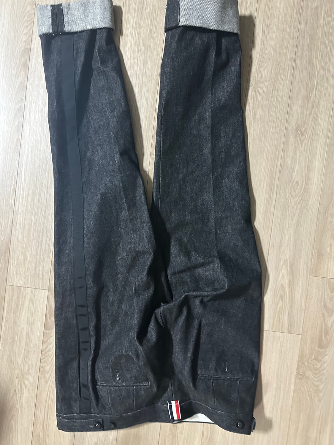 톰브라운 데님셋트 판매합니다.  상품이미지7