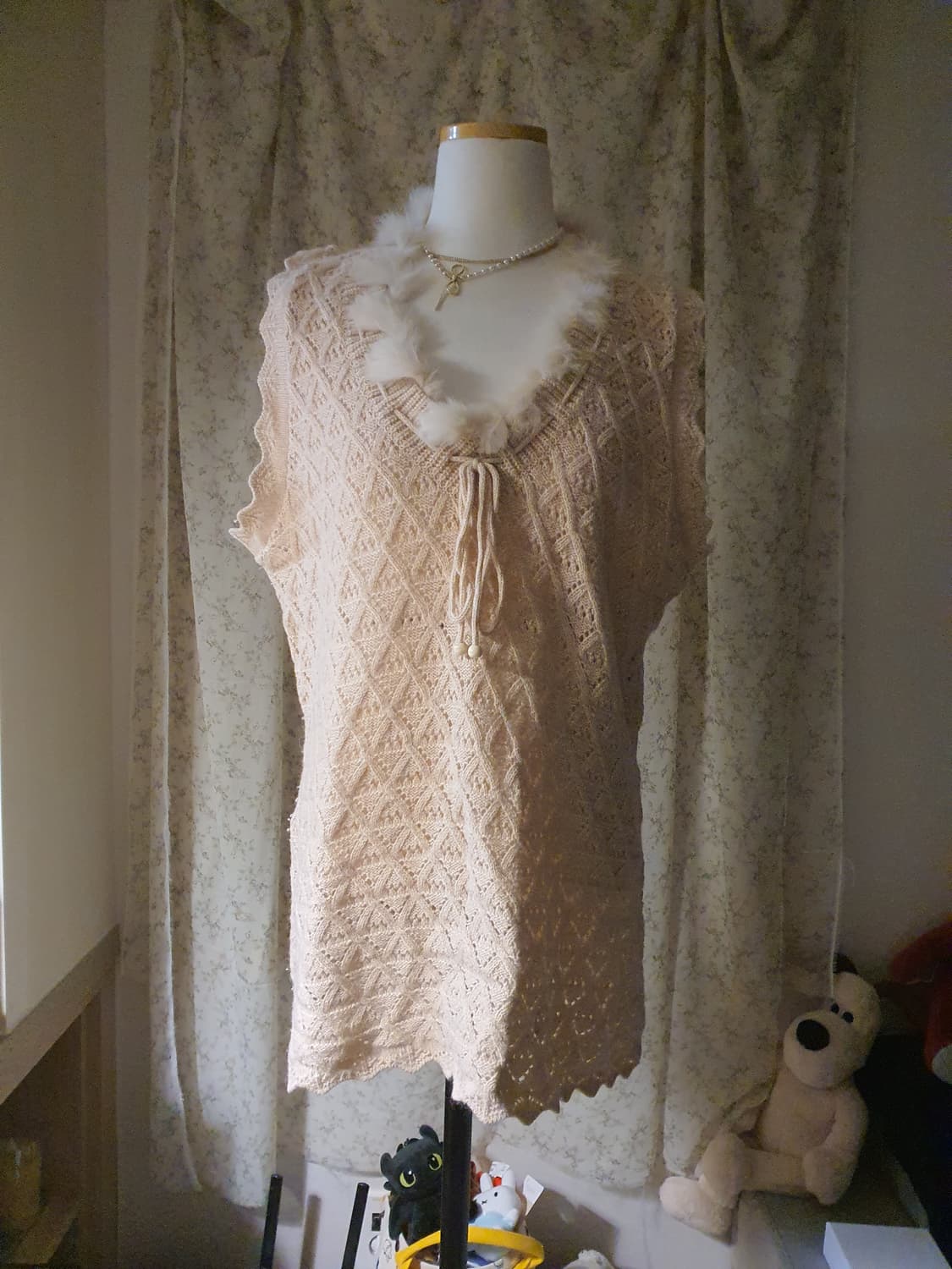 [모리걸] 레이스 펀칭 니트 조끼 블라우스 상품이미지1