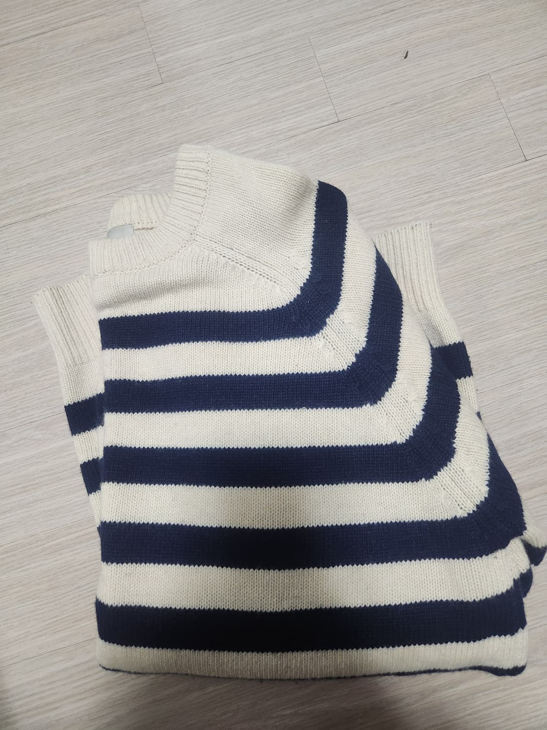 디그레 스트라이프 니트 L 팝니다 상품이미지1