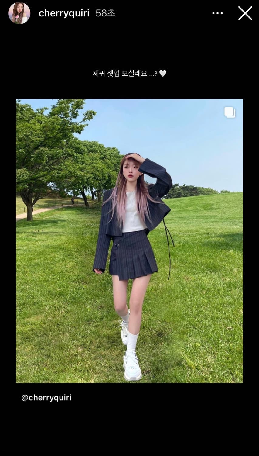 라뇨 체리퀴리 프리미엄 플리츠 크롭 자켓 & 랩 스커트 & 스크런치 상품이미지2