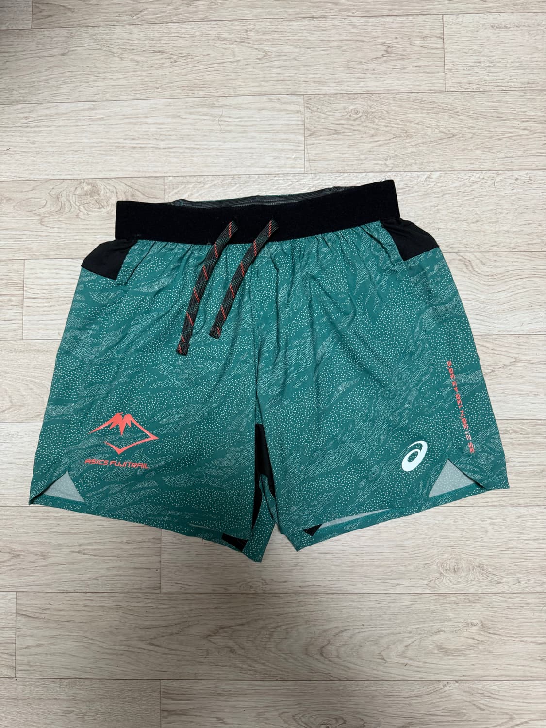 아식스 메타런 싱글렛&후지트레일쇼츠 팝니다. 상품이미지6