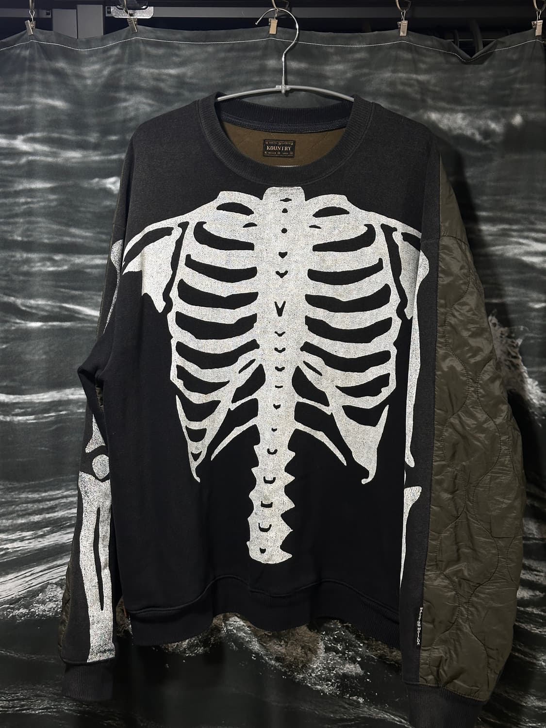 캐피탈 컨트리 본 비박 빅 플리스 퀄팅 맨투맨 1size 상품이미지1