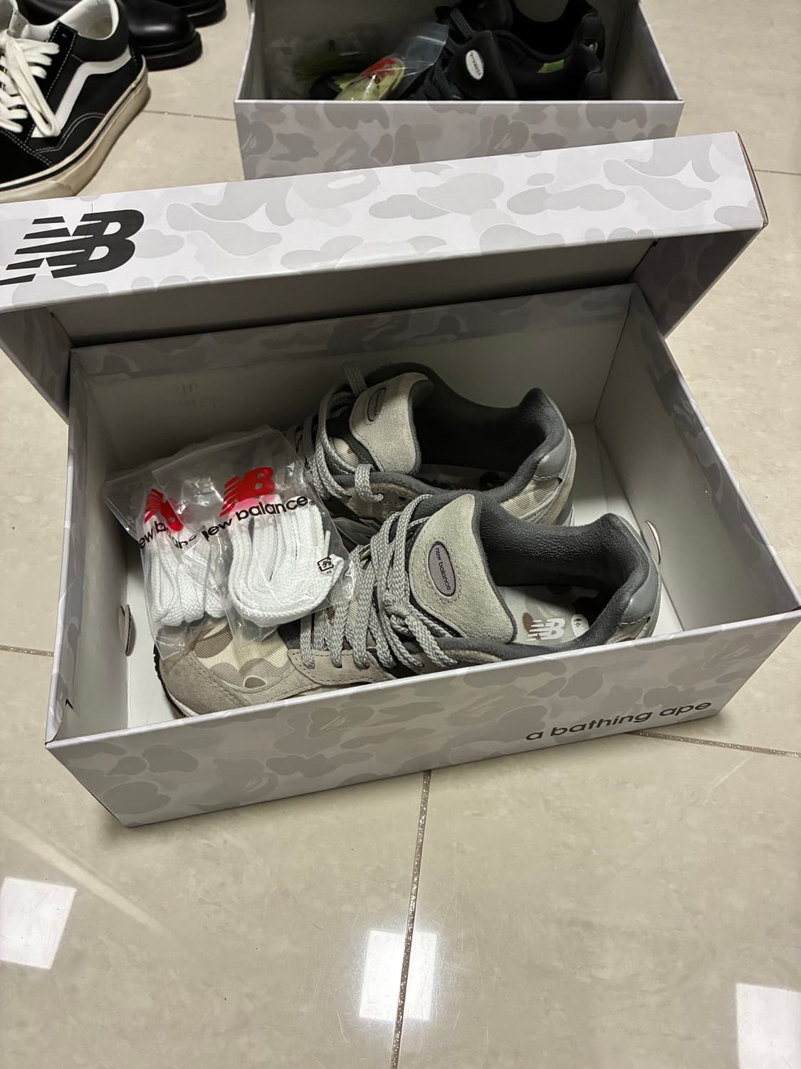 베이프 뉴발란스 2002R 상품이미지10