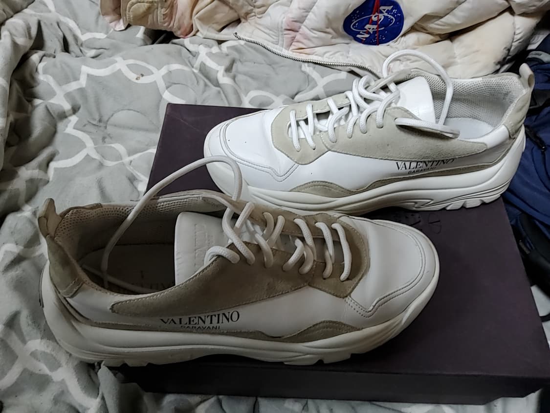발렌티노 가라바니 스니커즈 검보이 43 상품이미지1