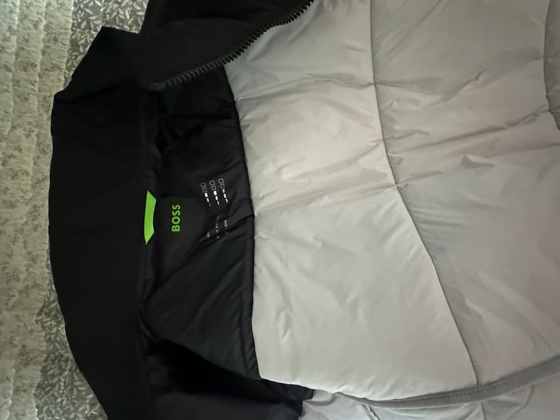 휴고보스 패딩 맨투맨 셋트 새상품 상품이미지3