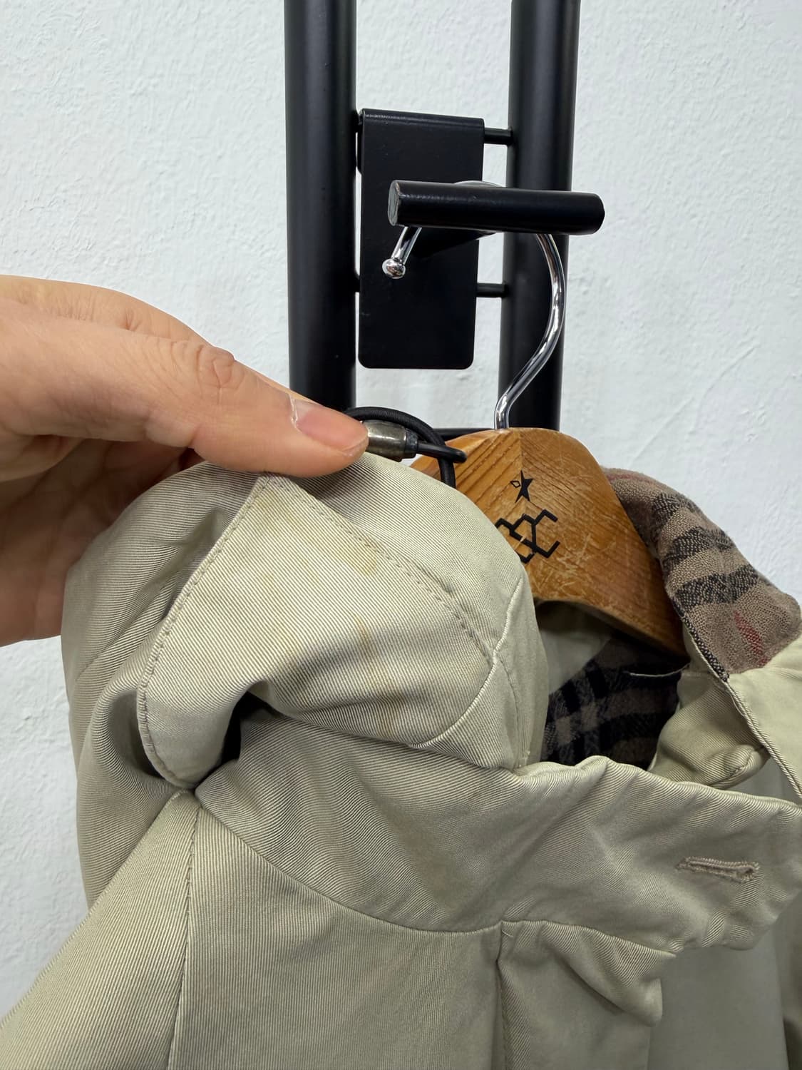 정품) 버버리 여성 체크 배색 후드 코트 66-77 상품이미지4