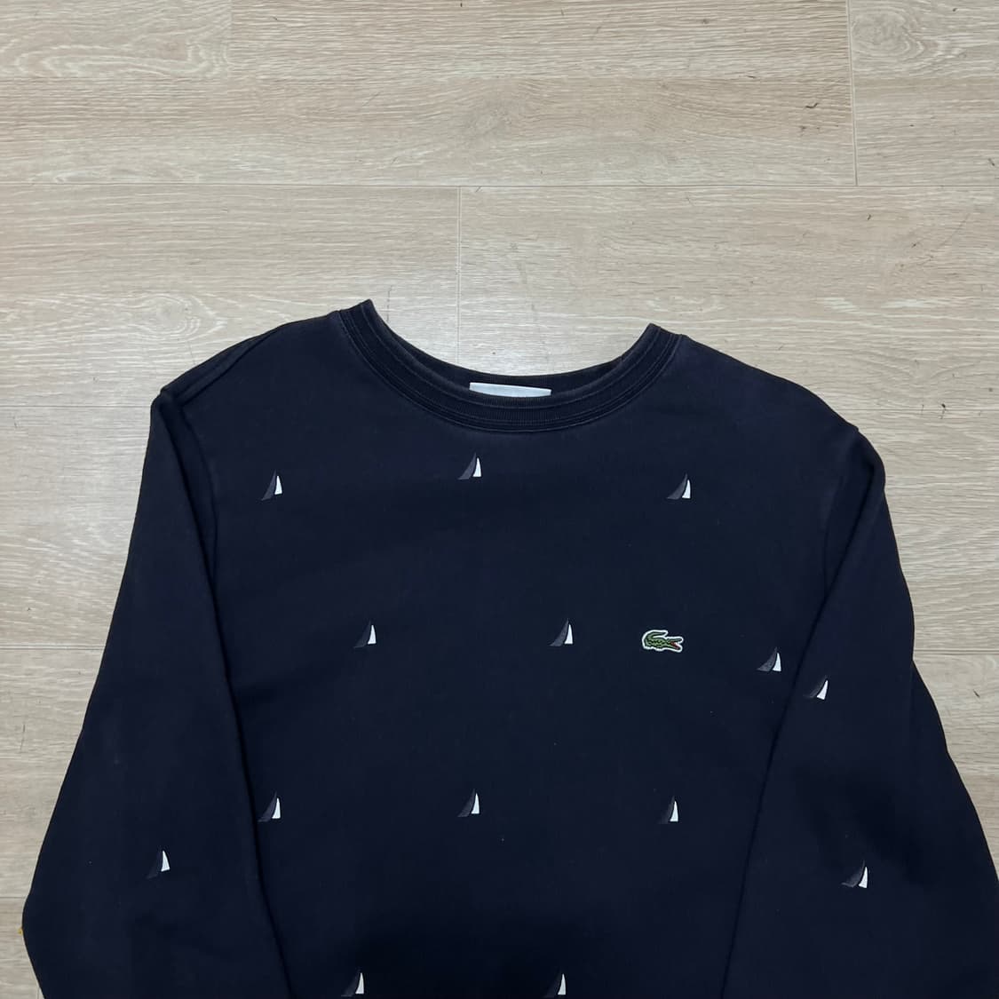 라코스테 요트 패턴 자수로고 프린팅 맨투맨 [네이비] 3사이즈 상품이미지2