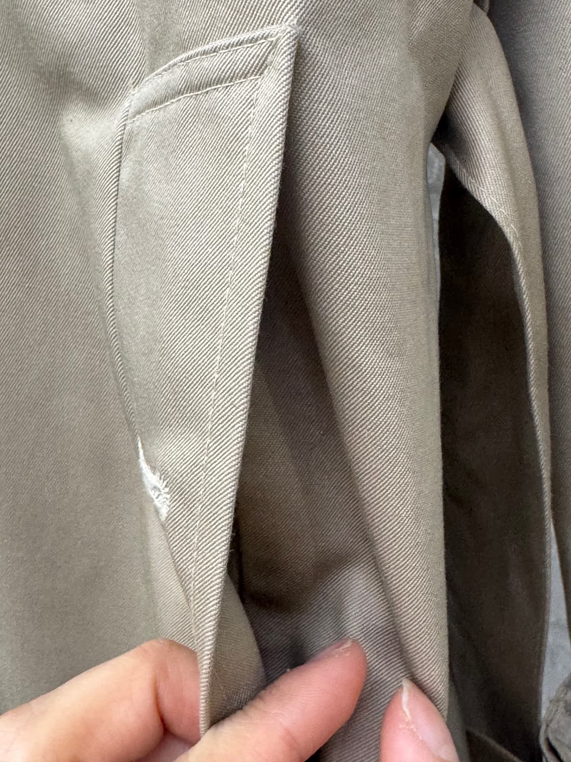 버버리 베이지 트렌치코트 상품이미지3