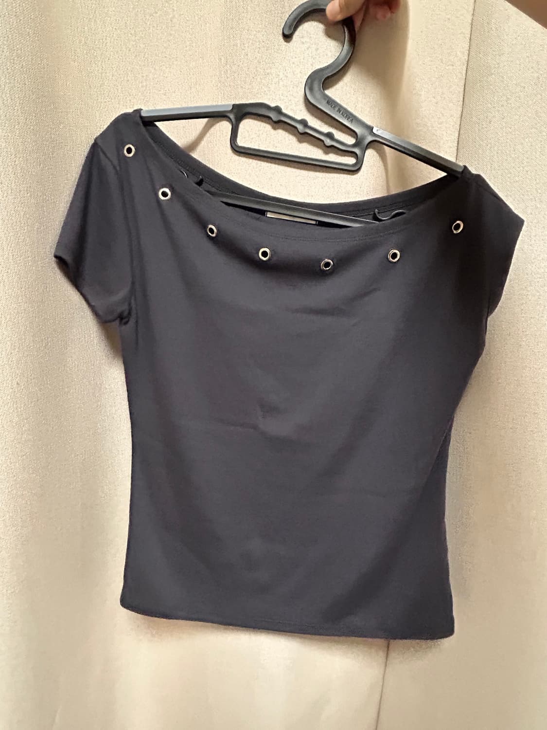 아수라 아일렛 원숄더 티 EYELET ONE SHOULDER  상품이미지3