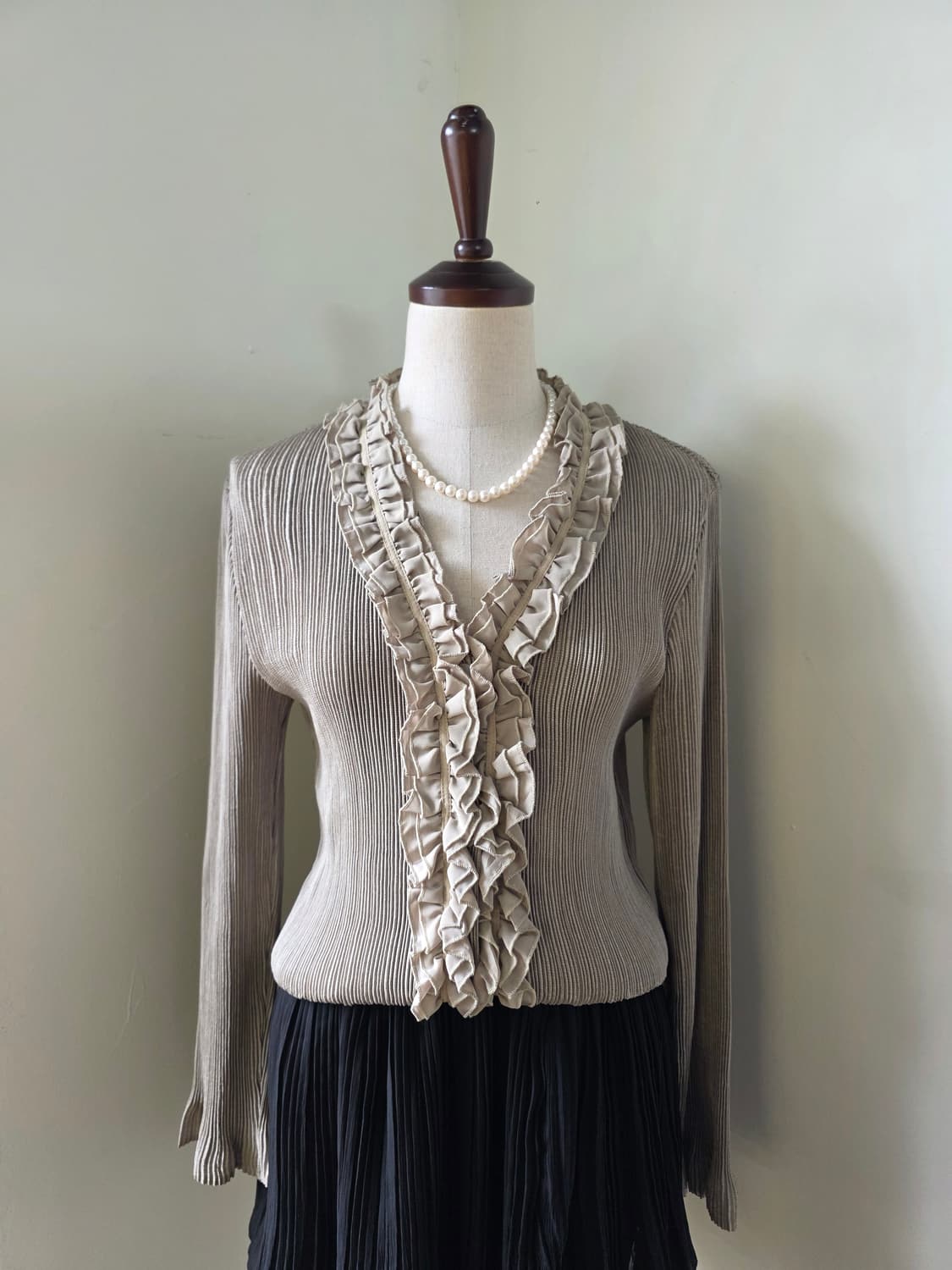 에바큐브 프릴 플리츠 가디건 상품이미지2