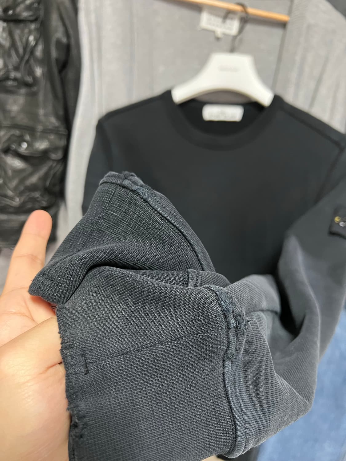 스톤아일랜드 맨투맨 블랙 상품이미지4