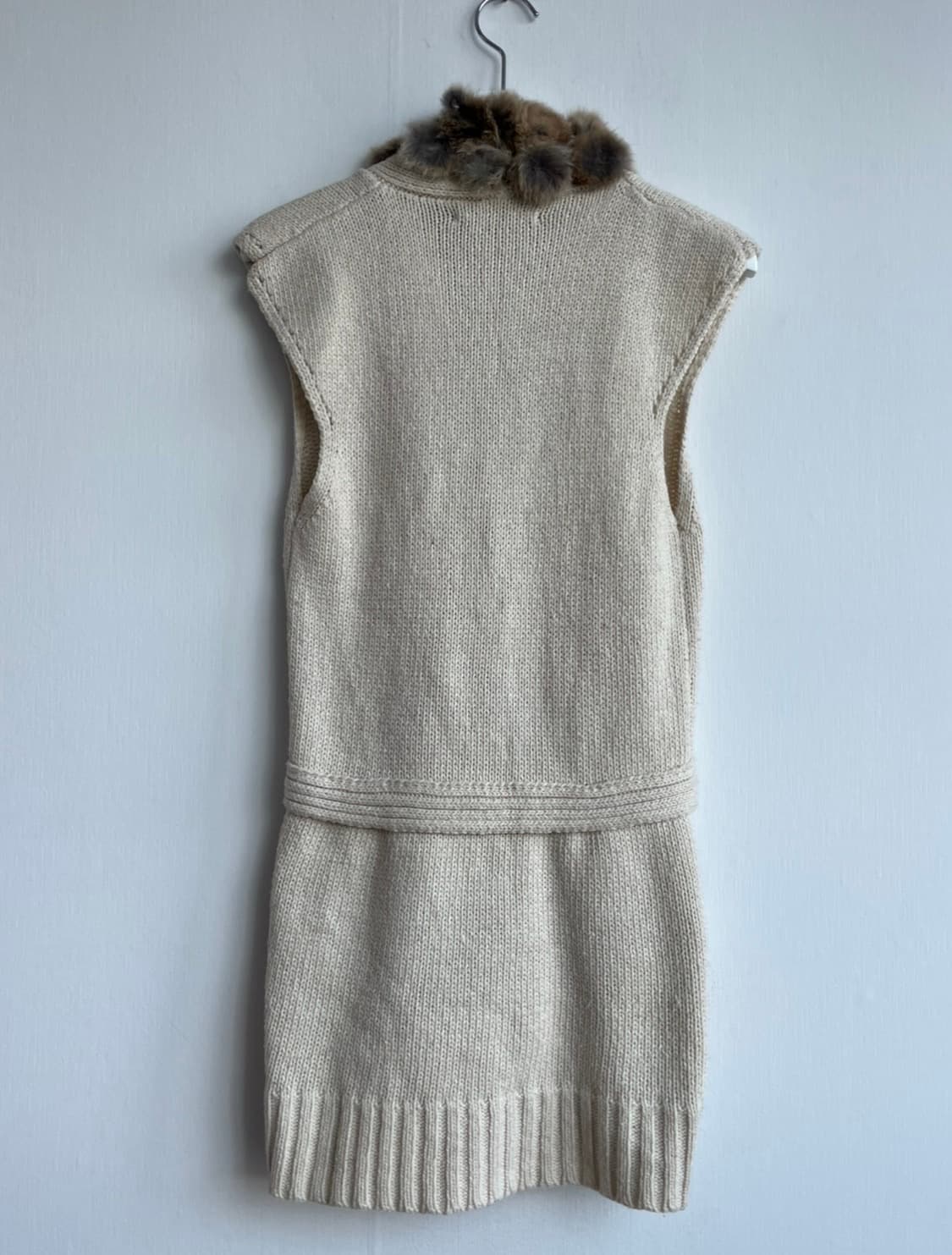 베이지 니트 퍼 트리밍 베스트 가디건 상품이미지5