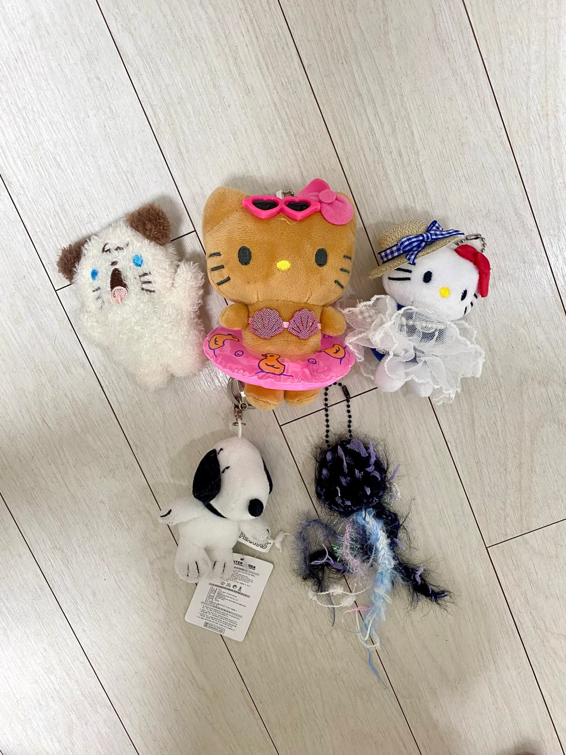 캐릭터 인형 키링 총괄(태닝키티, 스누피, 뜨개 해파리, 힘내 고양이) 상품이미지1