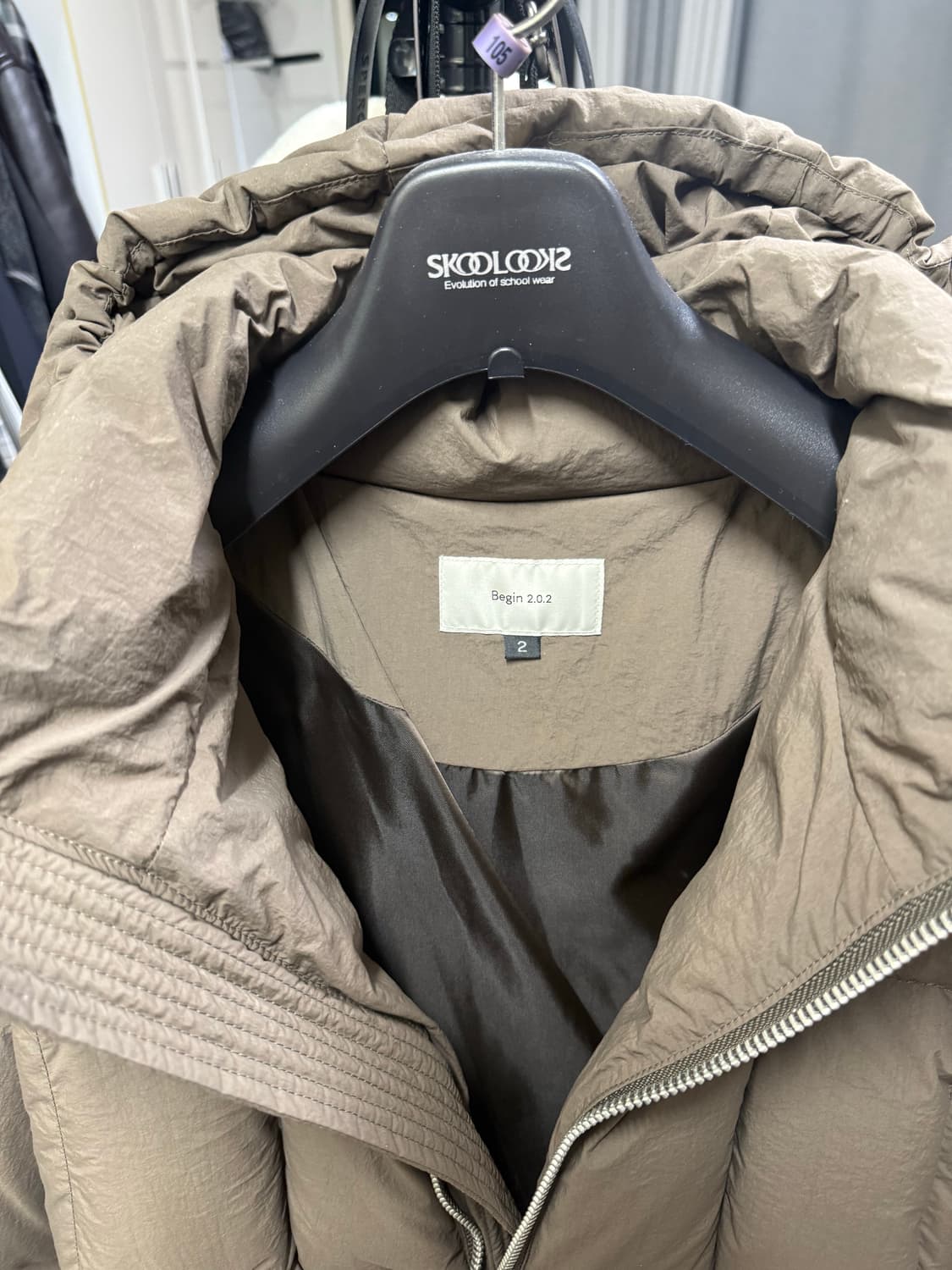 비긴202 Eight Heavy Down 브라운 2사이즈 팔아요. 상품이미지2