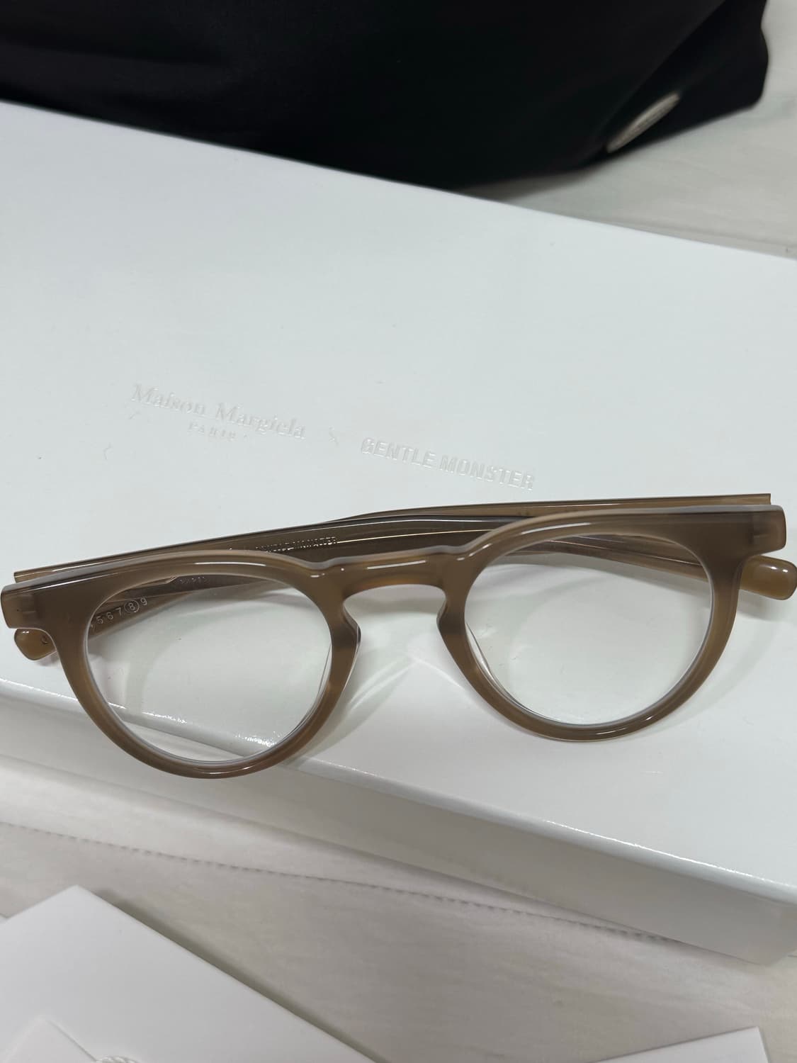 젠틀몬스터 메종마르지엘라 MM009S-BRC9 상품이미지1