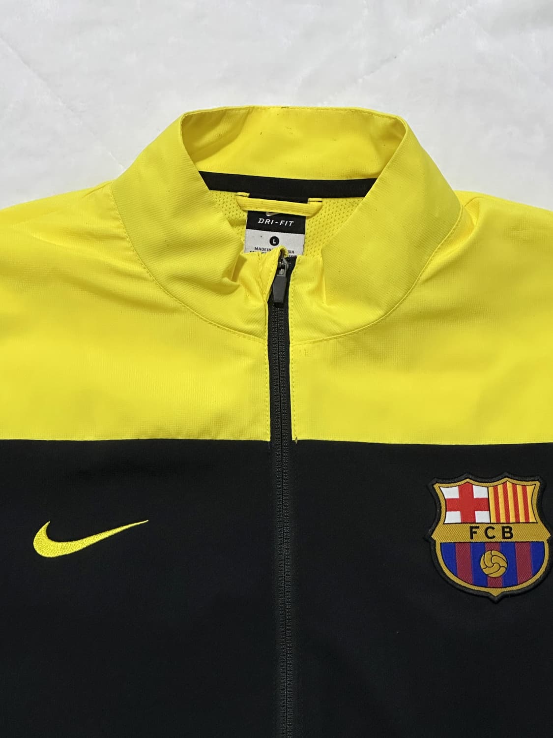 NIKE x FC Barcelona 옐로우 블랙 트랙자켓 DRI-FIT 상품이미지2