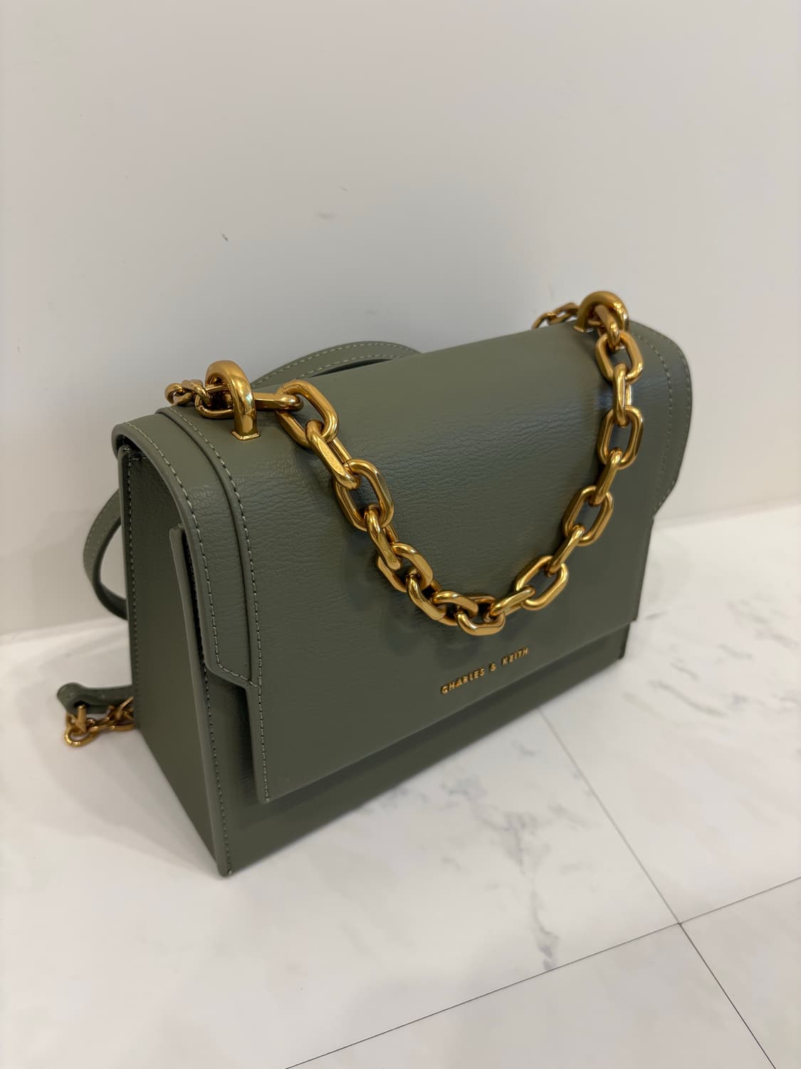 charles&keith chain crossbag 상품이미지2