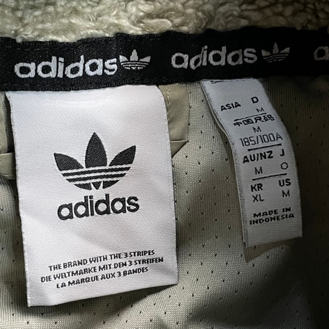 105 아디다스 뽀글이 후리스  상품이미지3