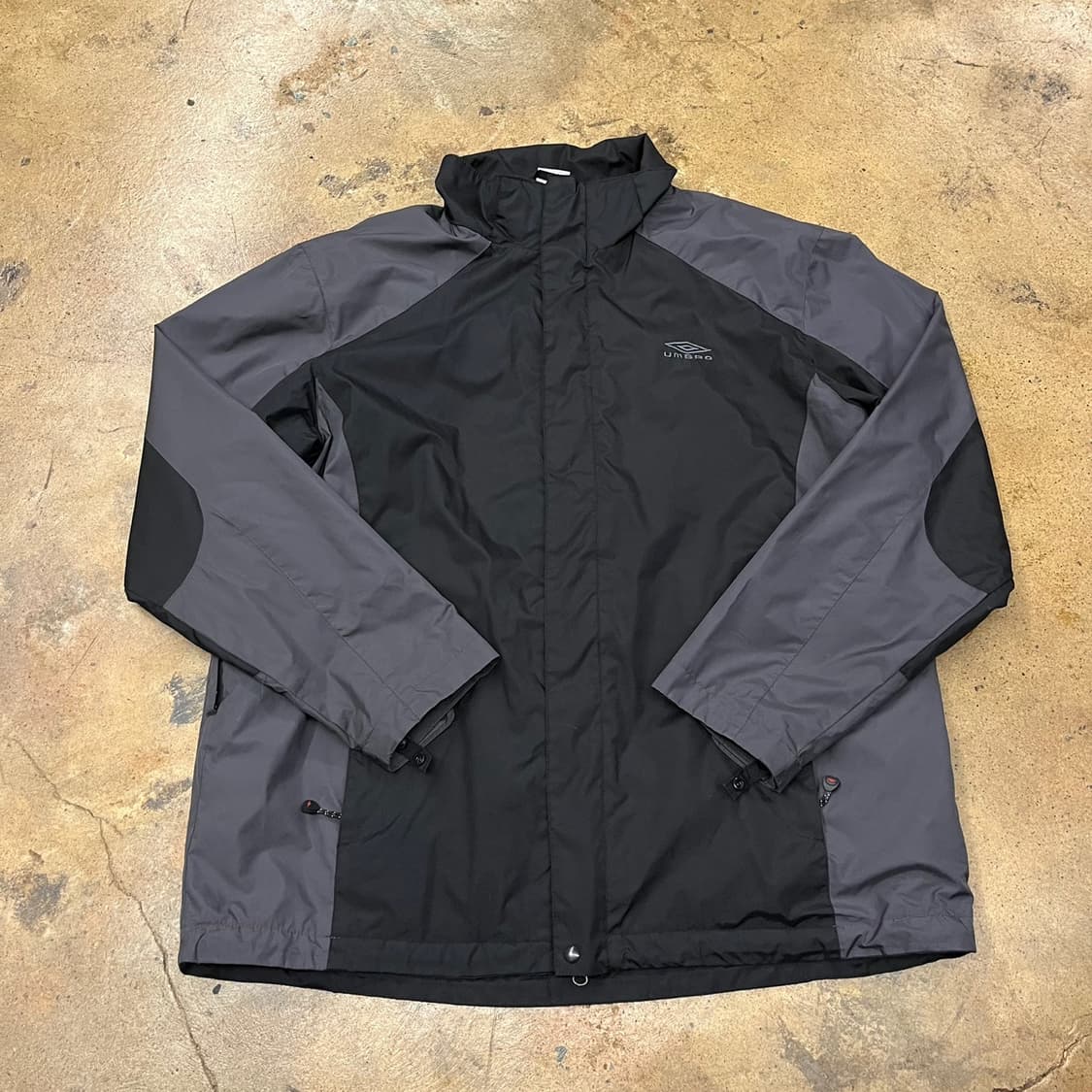 [정품/105] 엄브로 바람막이 블랙 회색 b16 상품이미지2